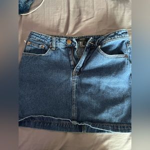 mini denim blue skirt from forever 21. size medium perfect condition